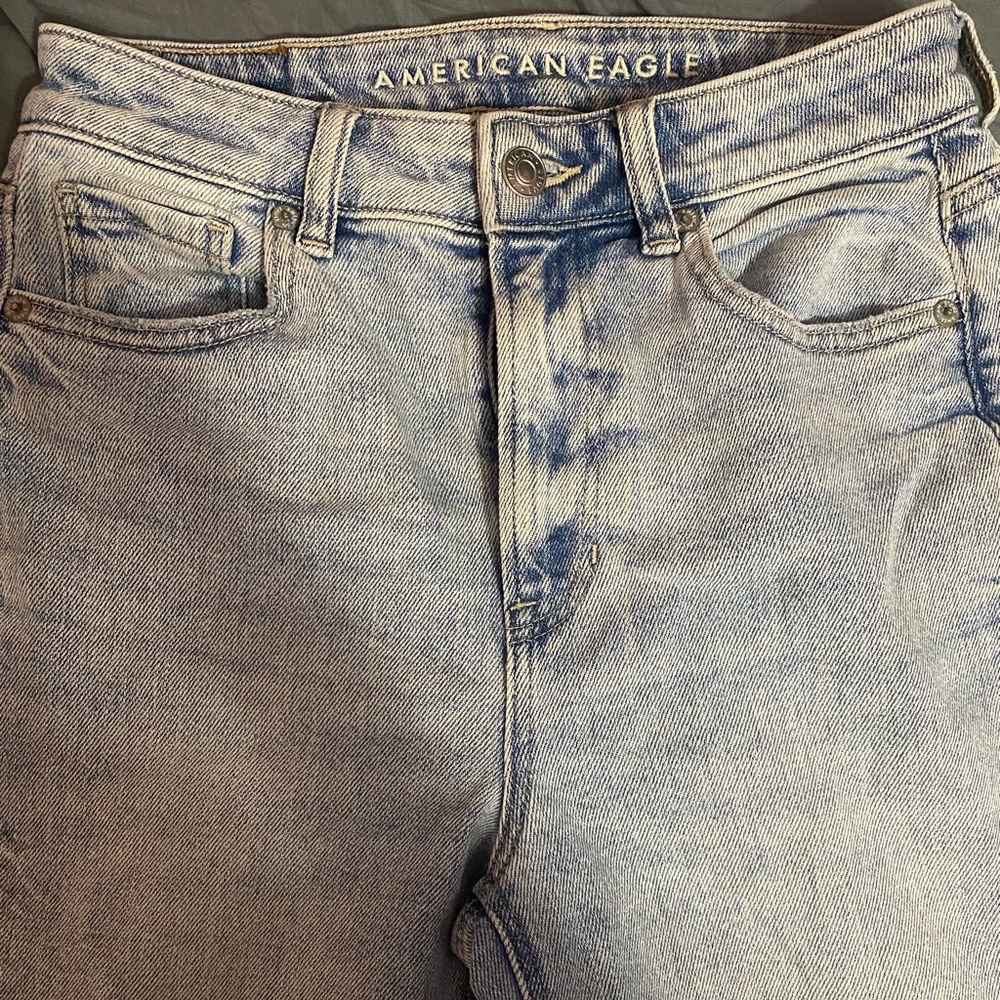 Ae mom jeans light blue hood condition regular size 0
